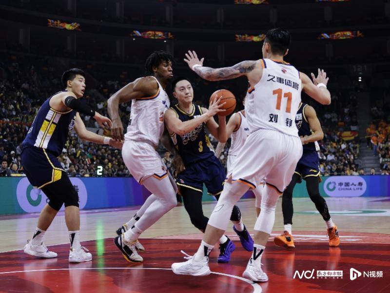 皇冠信用网会员_广东男篮主场完败于上海皇冠信用网会员，杜锋：命中率太低，不该随便放松