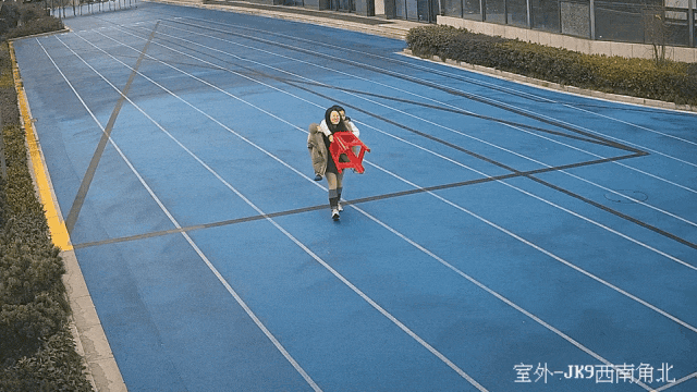 皇冠信用网注册_杭州小学女生躲在厕所偷偷哭皇冠信用网注册，医生建议休学！没想到2个月来，她一节课没落下！“原来除了爸爸妈妈，还有那么多人爱我”